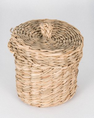 Small wicker basket to put objects