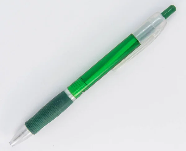 Groene pen voor terug naar school — Stockfoto