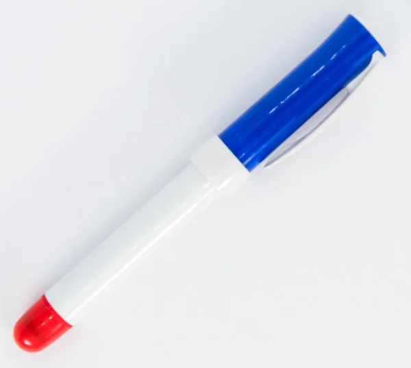 Niebieski długopis do szkoły lub biura — Zdjęcie stockowe