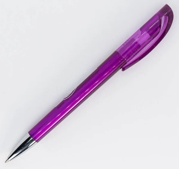 Paarse pen perfect voor school of kantoor — Stockfoto