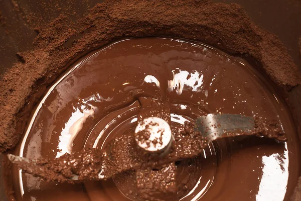 Chocolade Smelten Een Chocoladetaart Maken Zit Een Zweepmachine — Stockfoto