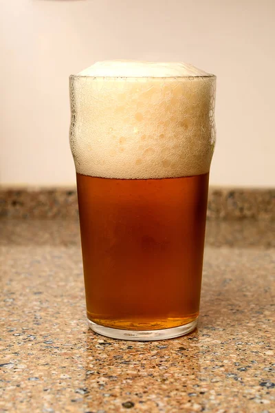 Very Well Poured Beer Glass Just Right Foam — Stock Photo, Image