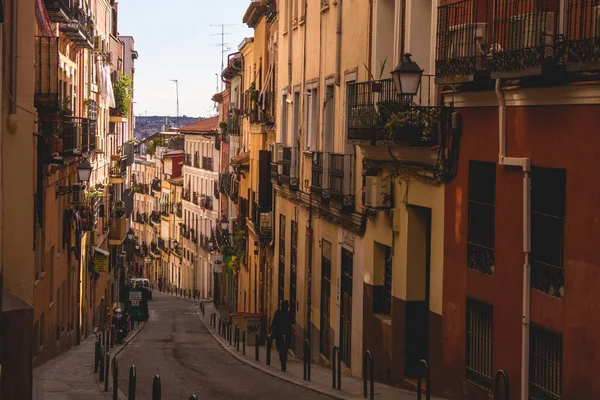 Madrid mahalle yaz günbatımı salonu