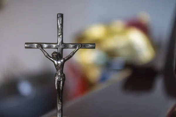 Pequena Estátua Crucifixo Cristo Cruz Figura Metal — Fotografia de Stock