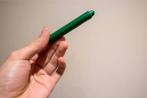 Crayon Verde Escuro Mão Fundo — Fotografia de Stock