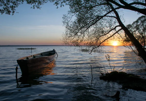 Boot Sonne See Sommer Sonnenuntergang Gelb Sommer Sonnenlicht Sonnenuntergang Urlaub — Stockfoto