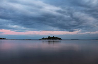 kareliya ada beyaz deniz gölü ladoga panorama görünümü akşam güneşi