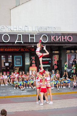  Amigoluk performansı.