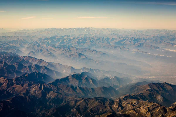 Sabah Alpler'in geniş havadan görünümü — Stok fotoğraf