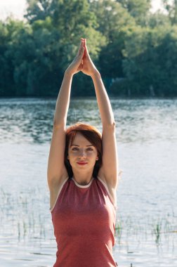 uygun kadın uygulama egzersiz açık havada