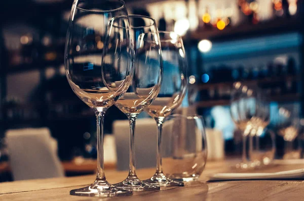 Leere Gläser zur Weinprobe lizenzfreie Stockbilder