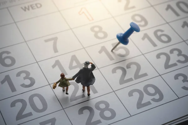 Parent Kid Going School Pinned Calendar — Stock Photo, Image