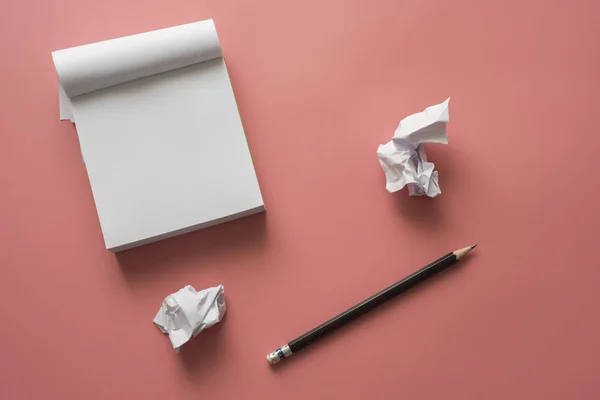 Beyaz Defteri Kağıt Çöp Kağıt Kalem — Stok fotoğraf