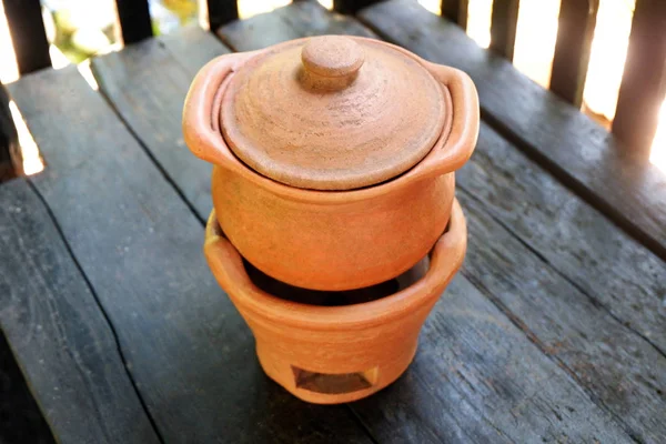 Egy Sor Hagyományos Kézzel Készített Kerámia Clay Pot Tűzhely Főzés — Stock Fotó