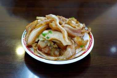 Popüler Çin Dim Sum - Çıtır Domuz Kulak Salatası