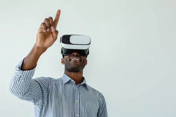 Berühren Sie Freudig Lächelnd Afro Amerikanischer Mann Der Freude Ausdrückt — Stockfoto