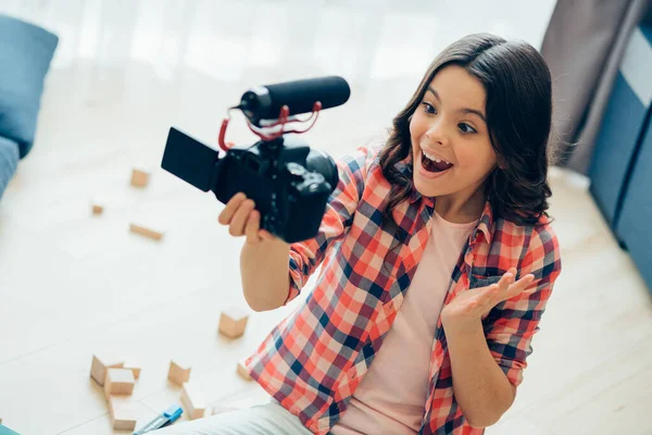 Cute Happy Girl Gesturing Smiling While Leading Video Blog Recording — Stock Photo, Image