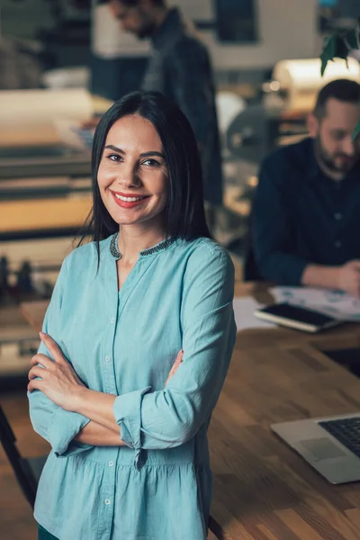 Beautiful Happy Woman Crossing Her Arms While Standing Office Smiling — Stock Photo, Image