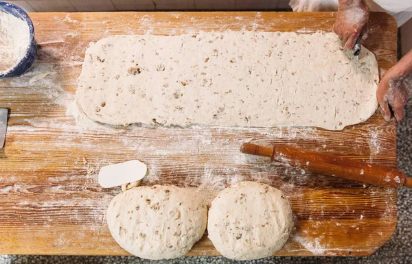 Male Baker Prepares Bread Baker Kneading Dough Flour Making Bread — Stock Photo, Image