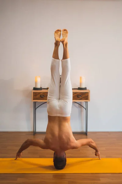Yoga Jeune Homme Faisant Exercice Yoga Yoga Mode Vie Sain — Photo