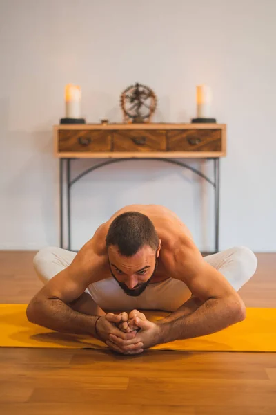 Yoga Joven Haciendo Ejercicio Yoga Yoga Estilo Vida Concepto Saludable — Foto de Stock