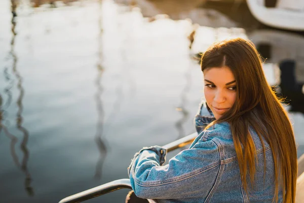 Young Beautiful Woman Smiling Outdoors Sea Por — Stock Photo, Image