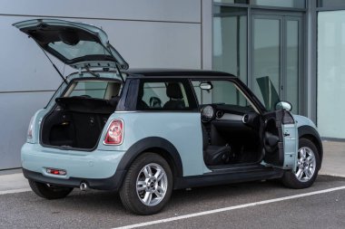Melbourne, Avustralya - 20 Ağustos 2019:Bmw Mini Cooper One D görünümü, 2012 model