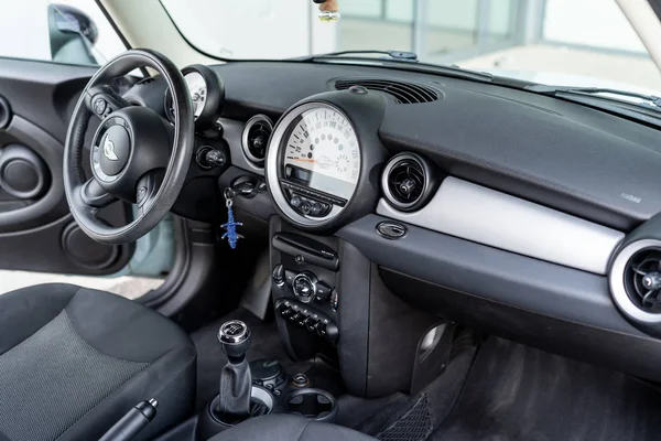 Melbourne, Australië-20 augustus 2019: weergave van een interieur BMW Mini Cooper One D, 2012 model — Stockfoto