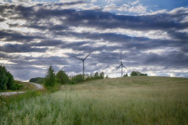 Elektrik üretimi için yol ve rüzgar türbinleri
