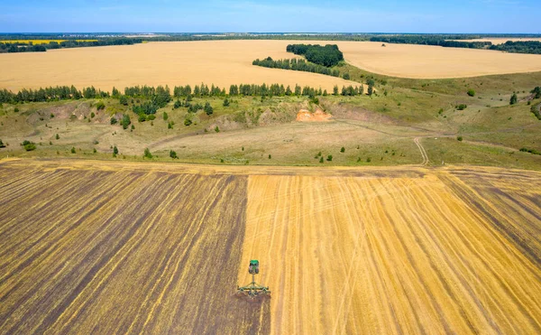 Aerial Photo Tractor Plowing Field Harvesting Grain Crops Beautiful Landscape — Stock Photo, Image