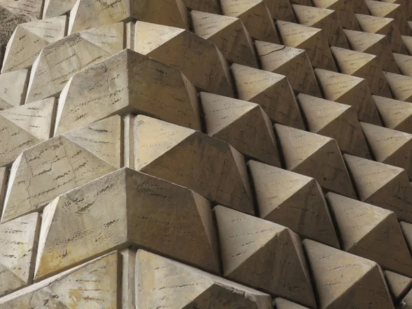 Canto de uma parede com um padrão geométrico nas ruas de Roma — Fotografia de Stock