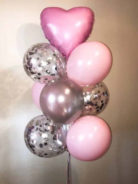 Composição Balões Hélio Rosa Prata Transparente Com Confete Coração Cor — Fotografia de Stock