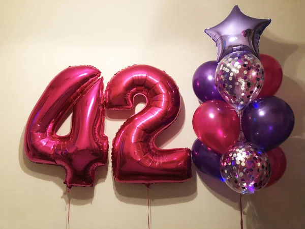 Una Suave Composición Globos Colores Fucsia Púrpura Así Como Una —  Fotos de Stock