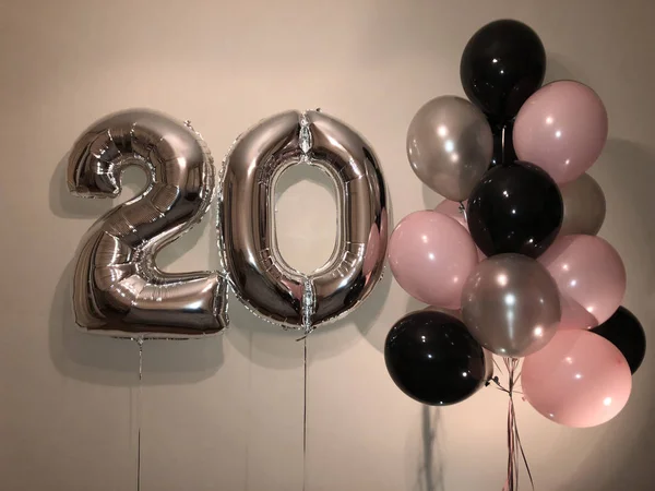 Komposition Aus Heliumballons Weiß Rosa Transparent Mit Konfetti Sowie Einem — Stockfoto