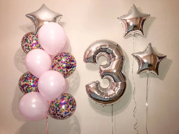 Fontän Deras Färgglada Heliumballonger Delikat Rosa Färg Och Ballonger Med — Stockfoto