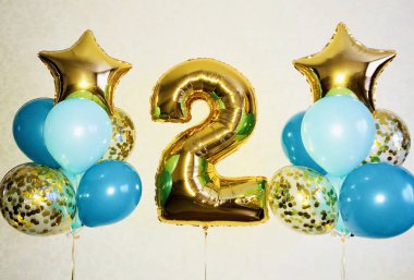 Kompozisyon helyum balon yumuşak mavi, mavi ve altın, yıldızlar ve büyük sayı 2