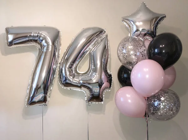 Σύνθεση Των Μπαλόνια Ηλίου Ροζ Μαύρο Ασημένια Μπαλόνια Ασημένιο Κομφετί — Φωτογραφία Αρχείου