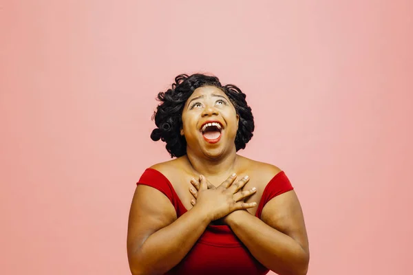 Mujer Celebrando Gritando Con Gran Alegría — Foto de Stock