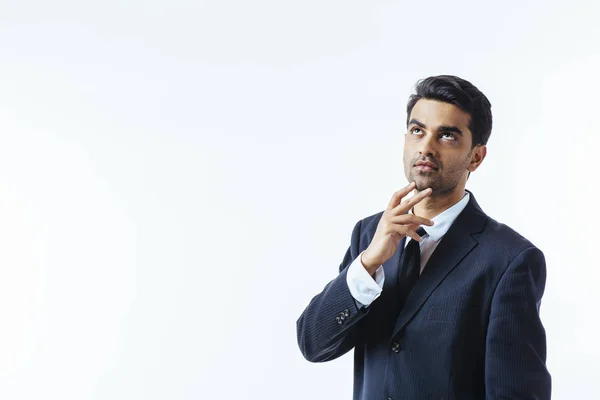 Retrato Homem Negócios Bonito Com Dedo Queixo Isolado Fundo Branco — Fotografia de Stock