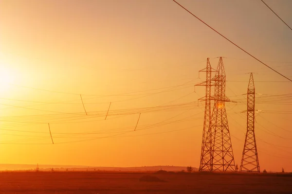 Linia Elektroenergetyczna Wysokiego Napięcia Filary Energii Zachodzie Słońca Świt Wysokiego — Zdjęcie stockowe