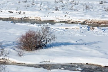  Bahar rüşvet nehir Buzları kırar
