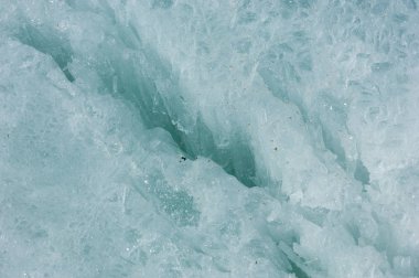 nehir son buz. Son buz parçası. son buz Ili Nehri üzerinde iğne. Orta Asya, Kazakistan bozkırlarında