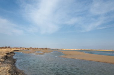 nehir bahar. bahar Nehri Orta Asya'da. Kazakistan bozkır nehir Semirechye. 