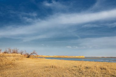 nehir bahar. bahar Nehri Orta Asya'da. Kazakistan bozkır nehir Semirechye. 