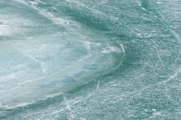 河上的冰 最后的浮冰 最后针伊犁河上的冰 中亚地区 哈萨克斯坦的大草原 — 图库照片