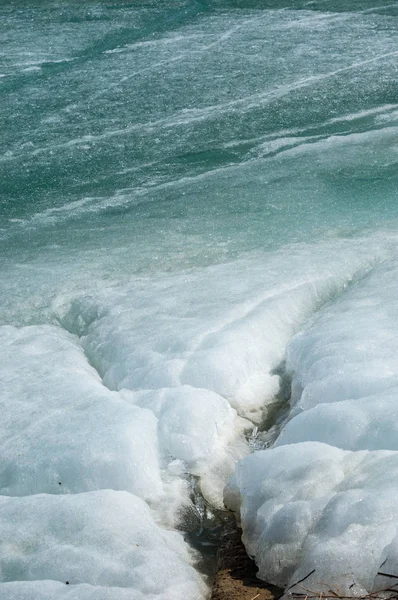 Rivière Dernière Glace Dernière Banquise Dernière Aiguille Glace Sur Rivière — Photo