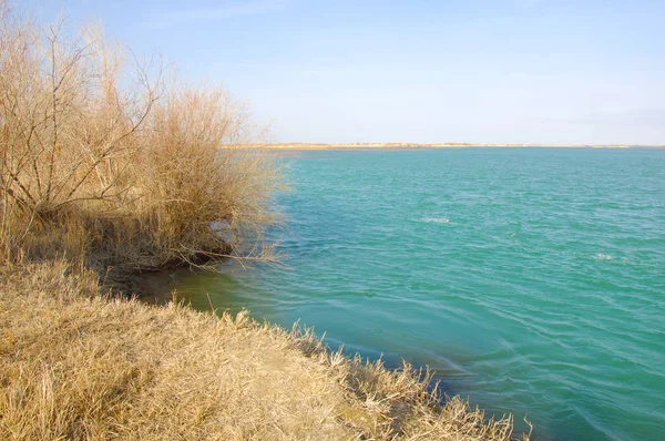 nehir bahar. bahar Nehri Orta Asya'da. Kazakistan bozkır nehir Semirechye. 