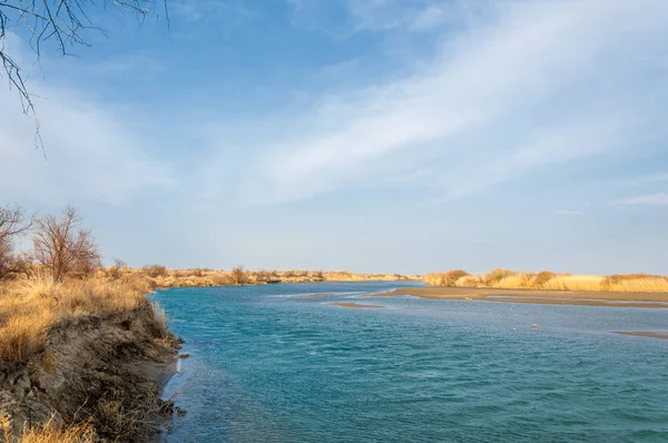 nehir bahar. bahar Nehri Orta Asya'da. Kazakistan bozkır nehir Semirechye. 