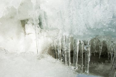 doku. buz. Donmuş buz Nehri üzerinde.