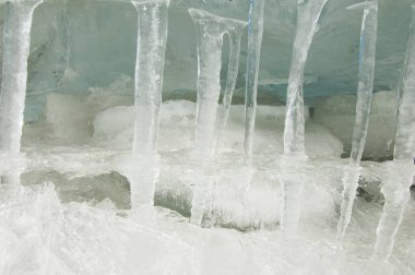 doku. buz. Donmuş buz Nehri üzerinde.